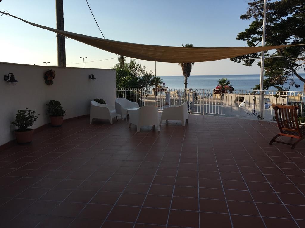 B&B Villa Sul Mare Melito Di Porto Salvo Exterior foto